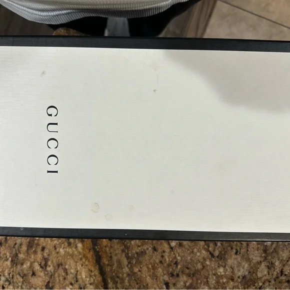 Gucci Men's White Sneakers with Logo Band - Picture 3 of 3